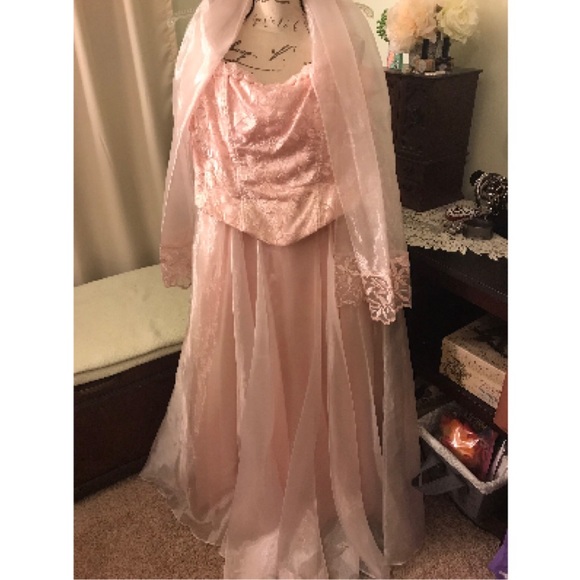 Dresses & Skirts - Floorlength prom dress